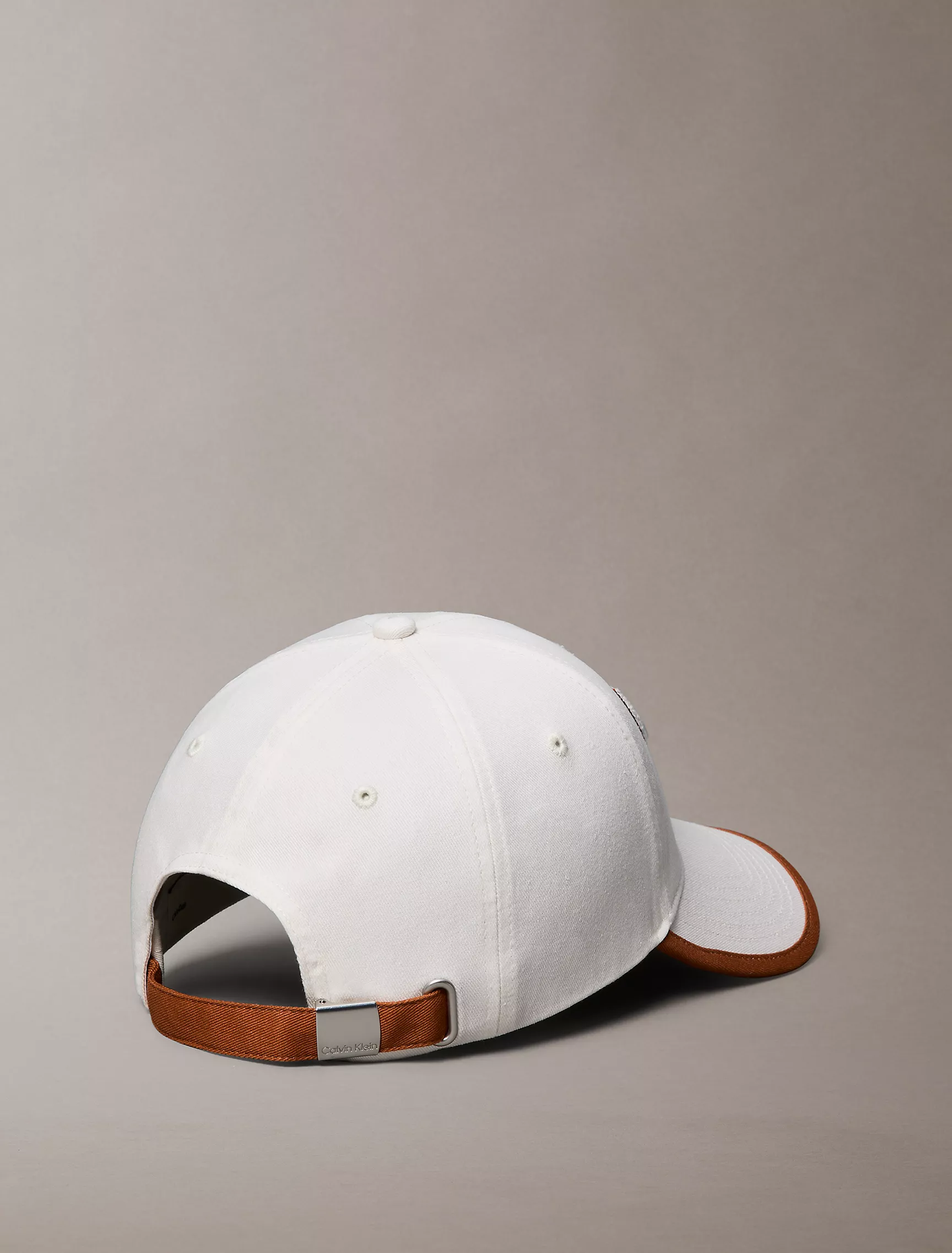 Gorra Calvin Klein de béisbol con monograma texturizado