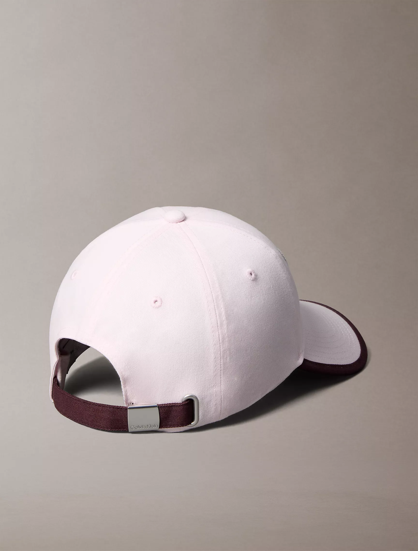 Gorra Calvin Klein de béisbol con monograma texturizado