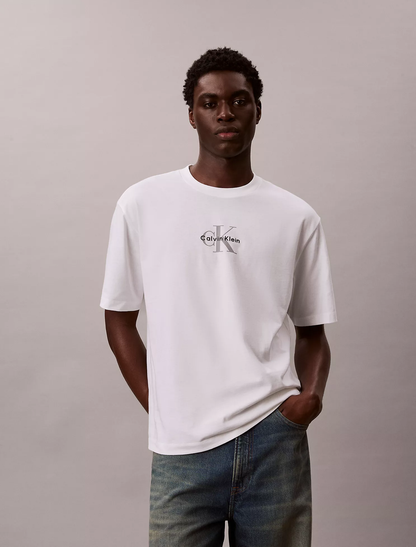 Camiseta Calvin Klein relajada con monograma