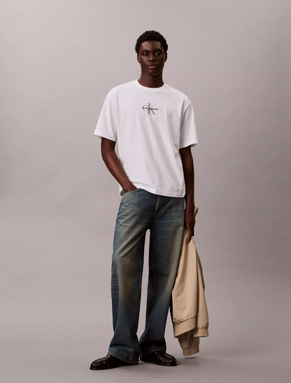 Camiseta Calvin Klein relajada con monograma