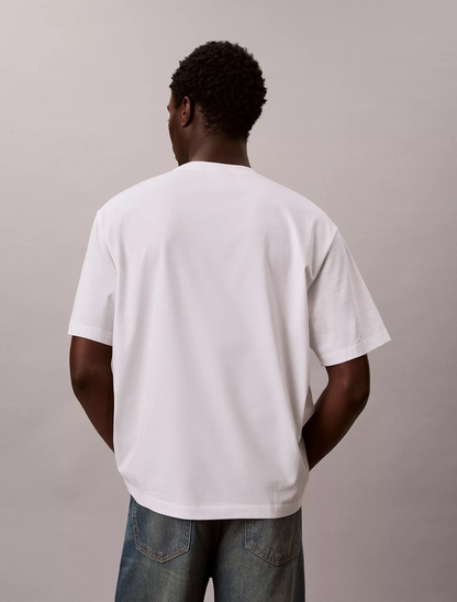 Camiseta Calvin Klein relajada con monograma